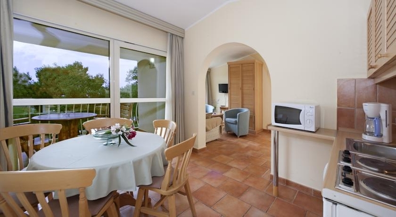 Studio Apartments Laguna Bellevue
