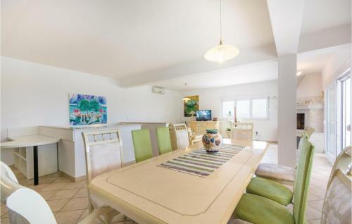 Holiday Home Put Zuke I
