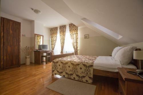 Hostal St. Hubert Hunting Lodge