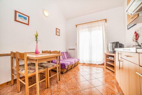 Apartments Banko 7