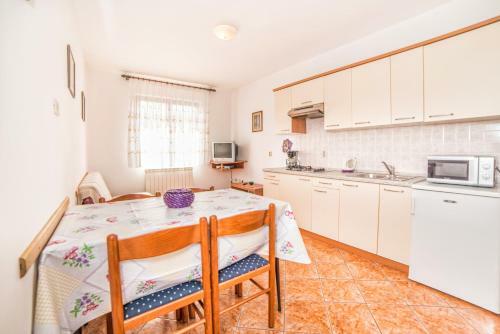 Apartments Banko 7