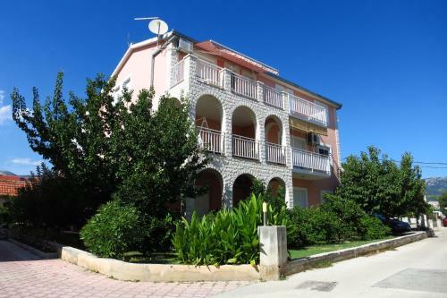 Apartments Tino