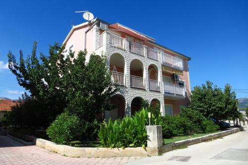 Apartments Tino