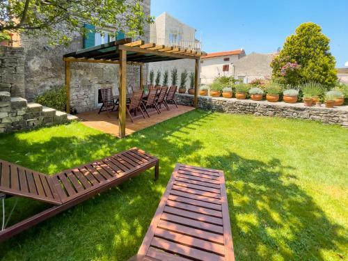 Hostal Holiday Home Bale - Valle