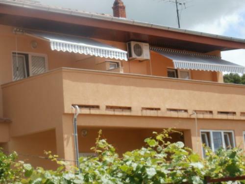Apartments And Rooms Nediljko