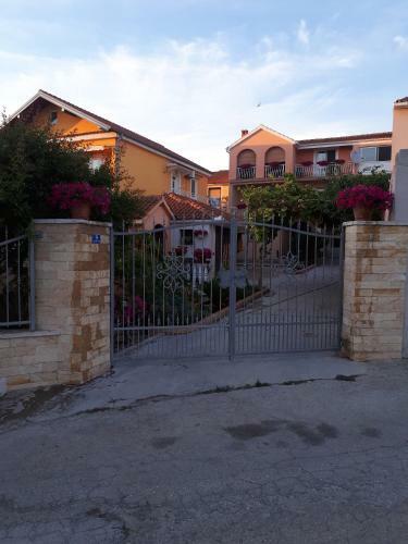 Apartments Tutina