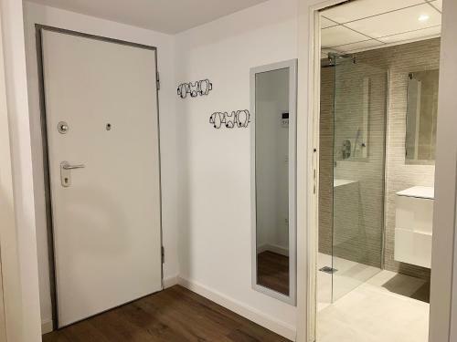 Apartments 100 M Away From The Beach With Parking