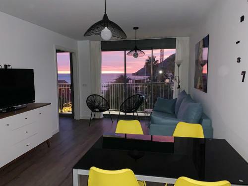 Apartments 100 M Away From The Beach With Parking