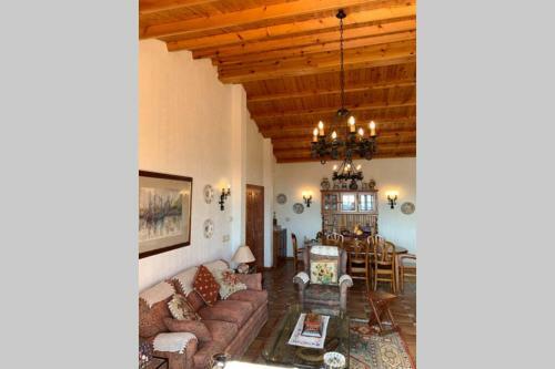 Chalet Con Piscina En Cangas, Limens