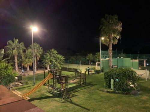 Villa de Tres Casas Con Padel Y Piscina
