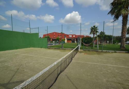Villa de Tres Casas Con Padel Y Piscina