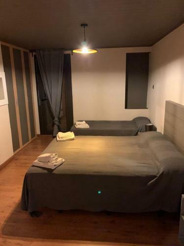 Villa de Tres Casas Con Padel Y Piscina