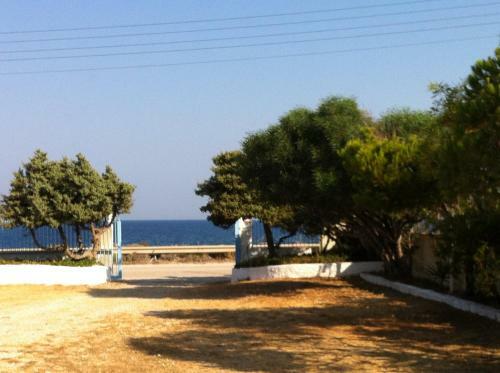Hostal Porto Milos