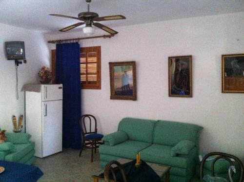 Hostal Porto Milos