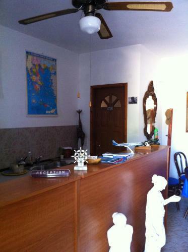 Hostal Porto Milos