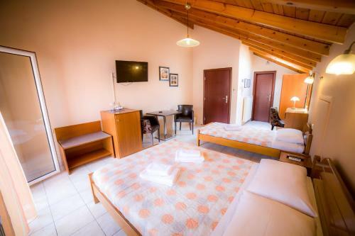 Hotel Tsironis Rooms