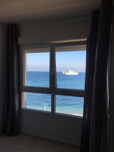 Bonito Apartamento Frente Al Mar