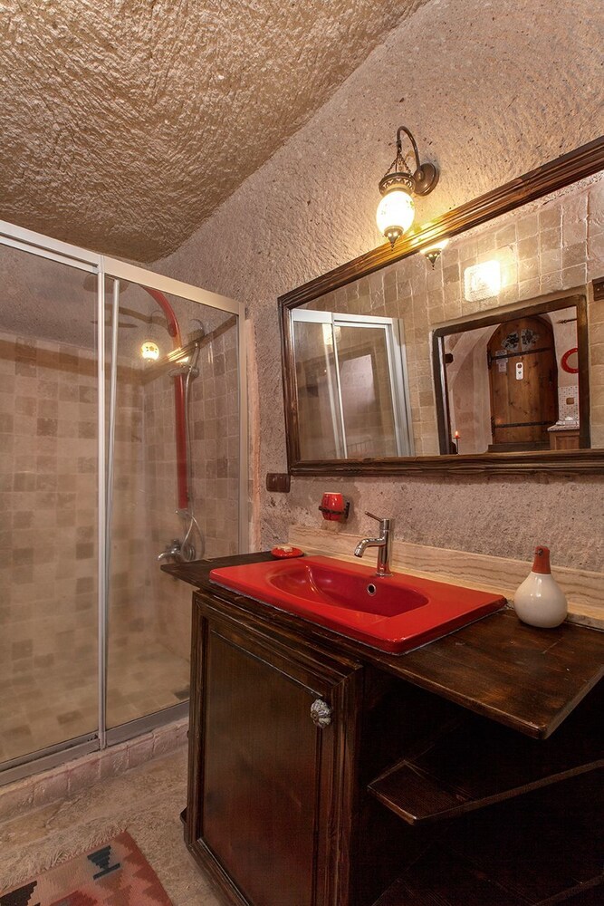 Oyku Evi Cave Hotel