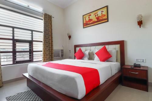 Hotel Oyo 72065 Taj Palace