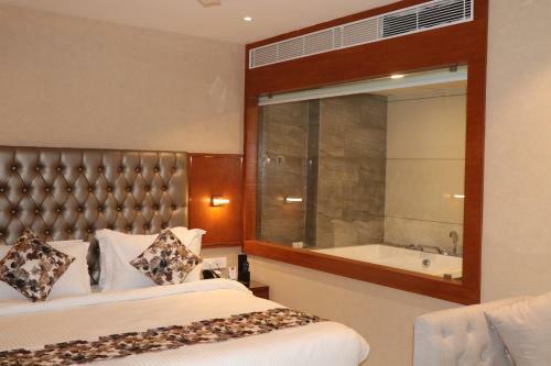 Hotel Sk Lords Eco Inn Ahmedabad