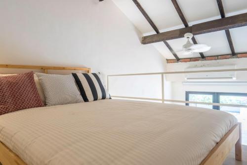 Hotel Vista Studio Loft Suites (staycation Approved)