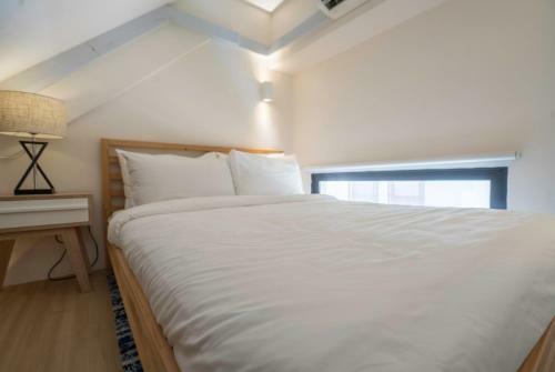 Hotel Vista Studio Loft Suites (staycation Approved)