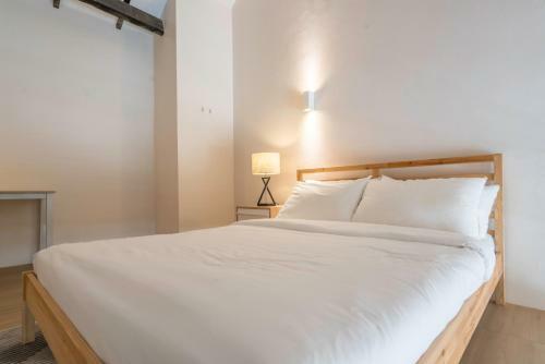 Hotel Vista Studio Loft Suites (staycation Approved)