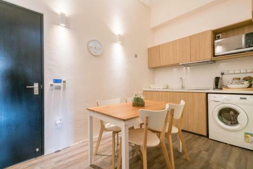 Hotel Vista Studio Loft Suites (staycation Approved)