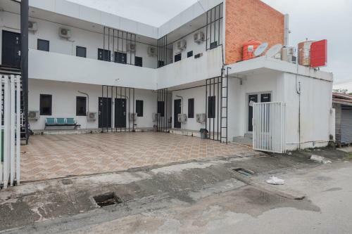 Hotel Reddoorz At Sani Guest House