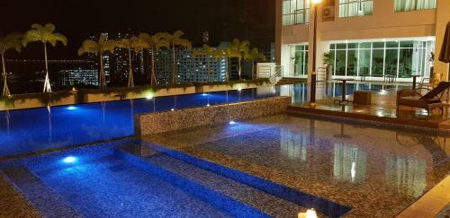 Apartamento Strait Garden Suites X Ace Pro @ George Town