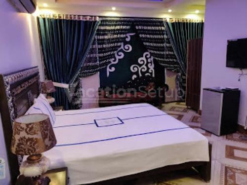 Hotel Titanic Resort Faisalabad