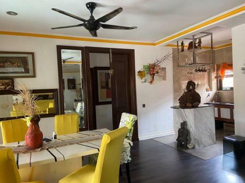 A Famosa Luxury Villa
