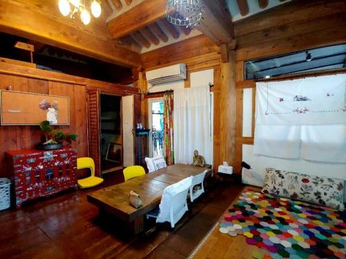 Hostal Atelier Hanok Guesthouse
