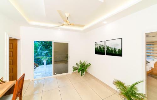 Hotel Oceana Hills Residency