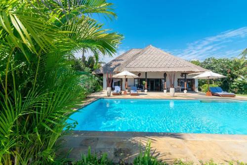 Villa Agus Mas - Serene & Calm Beachfront Villa!