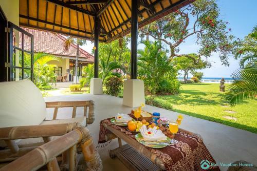 Villa Namast� - Beachfront At Lovina 10p, Pool, Bbq