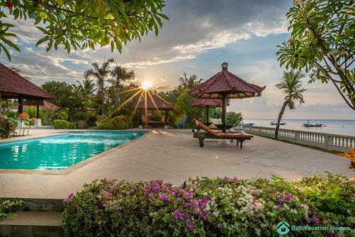 Villa Namast� - Beachfront At Lovina 10p, Pool, Bbq