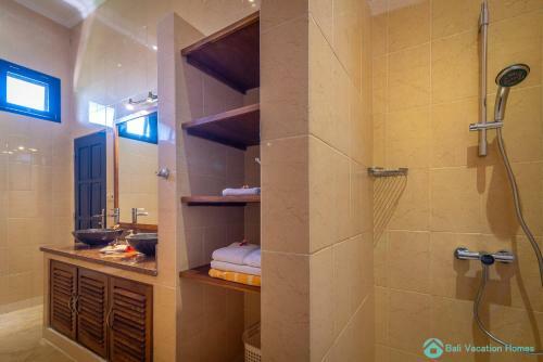 Villa Namast� - Beachfront At Lovina 10p, Pool, Bbq
