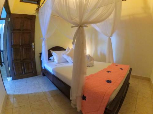 Ocean Beachfront Villa Dini