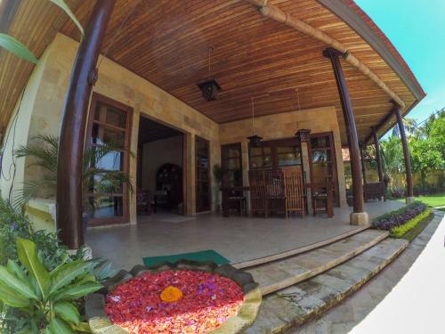 Ocean Beachfront Villa Dini