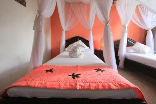 Ocean Beachfront Villa Dini
