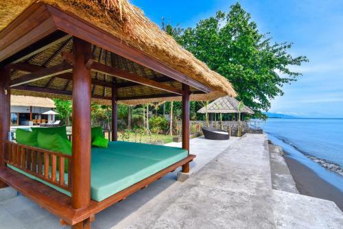 Villa Emerald