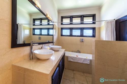 Villa Akasa Segara Beachfront And Private Pool