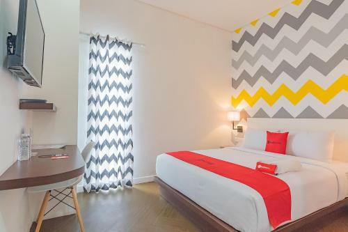 Reddoorz Premium @ Hotel Hebat
