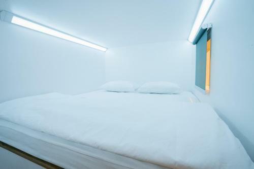 Hotel Bobobox Pods Alun Alun