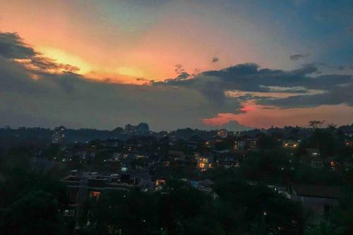 Apartamento Dago Pakar Condominium City View