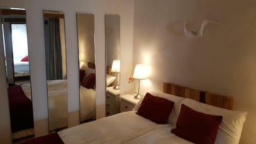 Cortes De La Frontera Townhouse