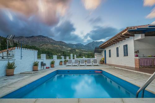 Agroturismo Casa Rural "all�n Frente"