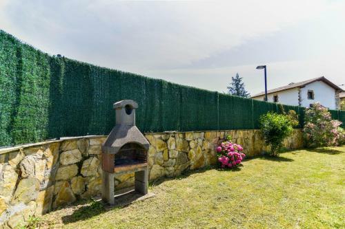 �nuevo! C�modo Y Amplio Chalet Con Jard�n