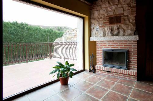 Alameda I Con Chimenea Sal�n Y Barbacoa Patio